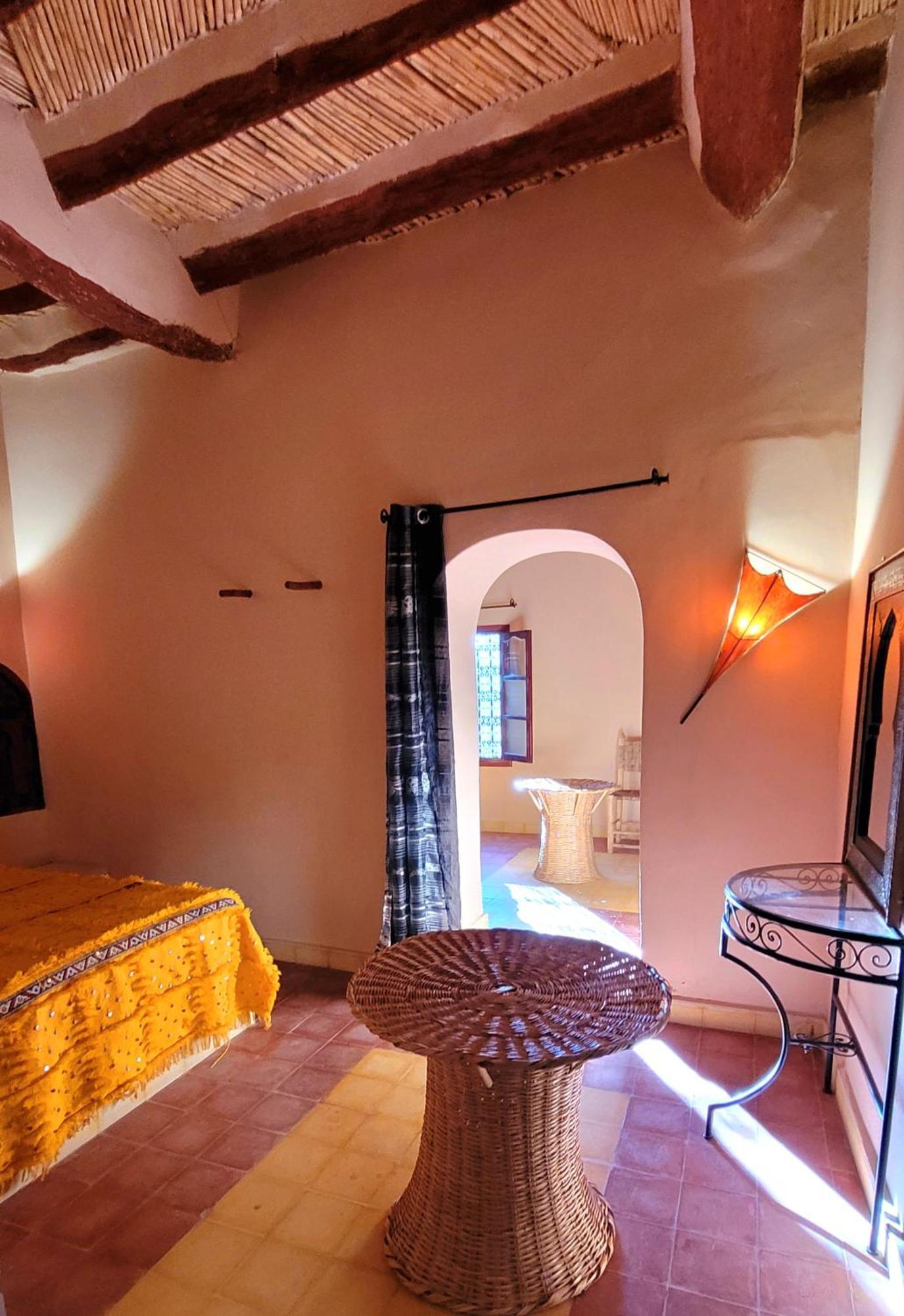 Auberge Famille Benmoro Skoura Exterior photo