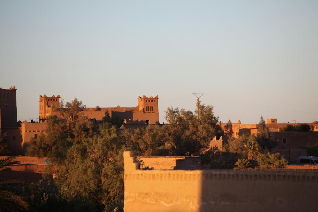 Auberge Famille Benmoro Bed & Breakfast Skoura Exterior photo